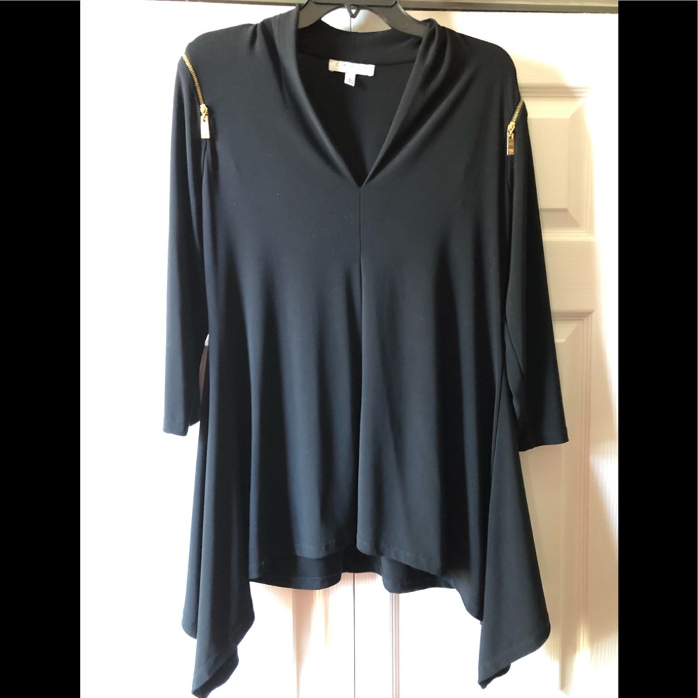 Chaus black polyester/spandex, 3/4 sleeve top, L